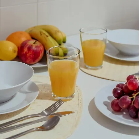 Elegant 3 Bedroom - Centre - Garage - Metro Apartment Lisbon
