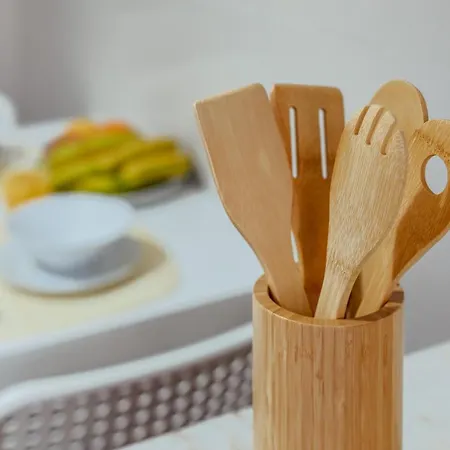 Elegant 3 Bedroom - Centre - Garage - Metro