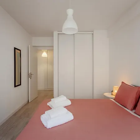 Elegant 3 Bedroom - Centre - Garage - Metro * Lisbon