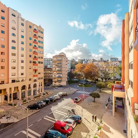 Elegant 3 Bedroom - Centre - Garage - Metro Appartamento *