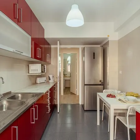 Elegant 3 Bedroom - Centre - Garage - Metro Appartamento *