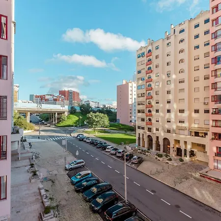 Elegant 3 Bedroom - Centre - Garage - Metro * Lissabon