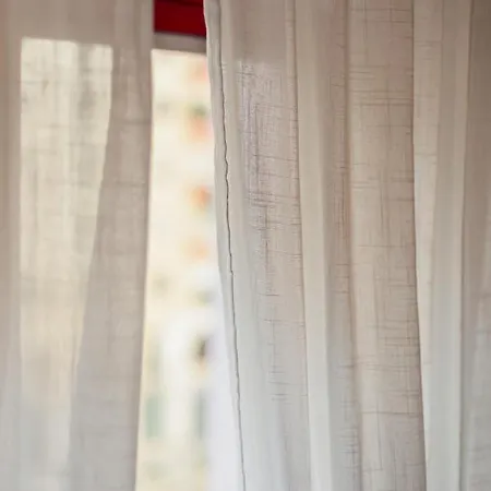 Elegant 3 Bedroom - Centre - Garage - Metro