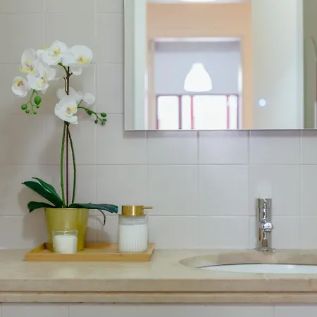 Elegant 3 Bedroom - Centre - Garage - Metro Apartman Lisboa